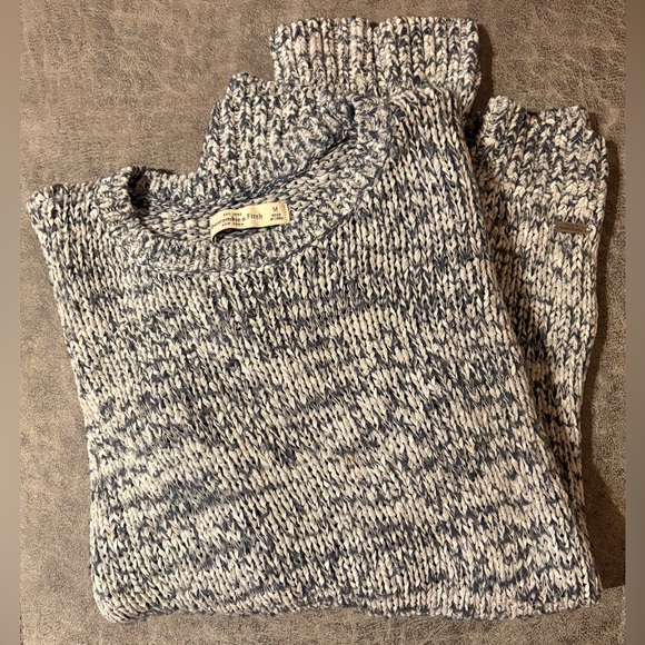 Abercrombie & Fitch Knit Crewneck Sweater - Picture 1 of 12
